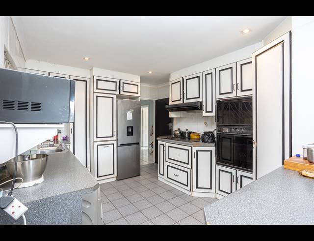 4 BEDROOM FREEHOLD FOR SALE IN CRAWFORD